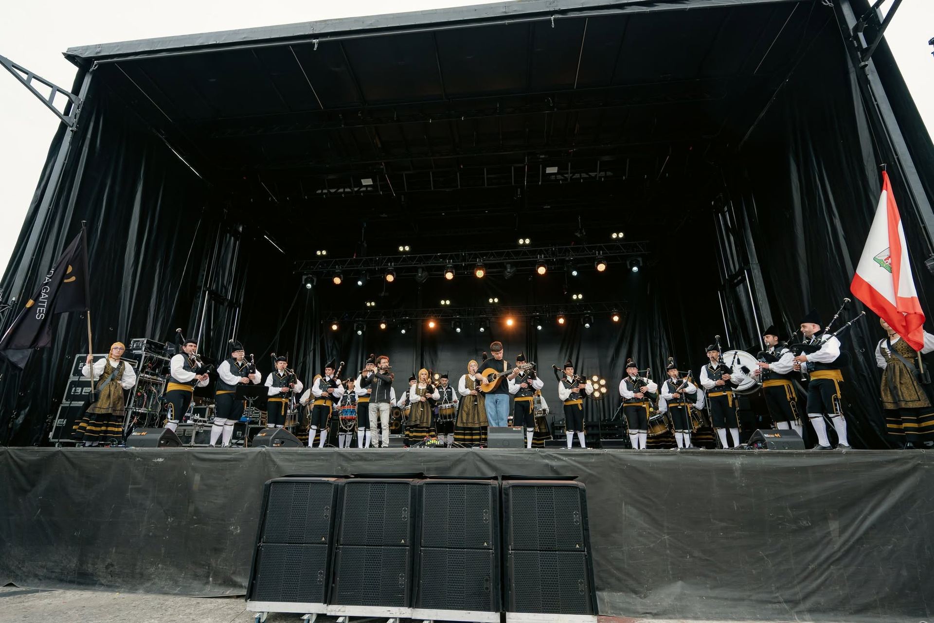 Banda Gaites Saxum