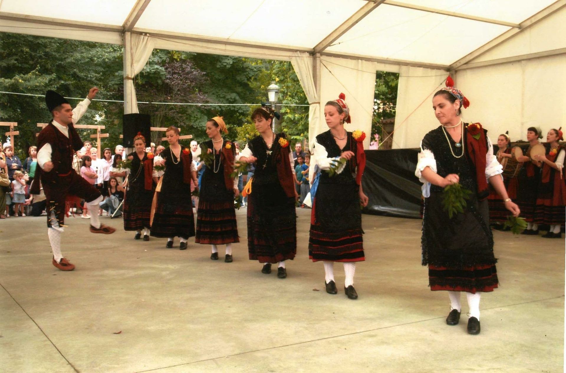 Grupo Folclórico Corri Corri