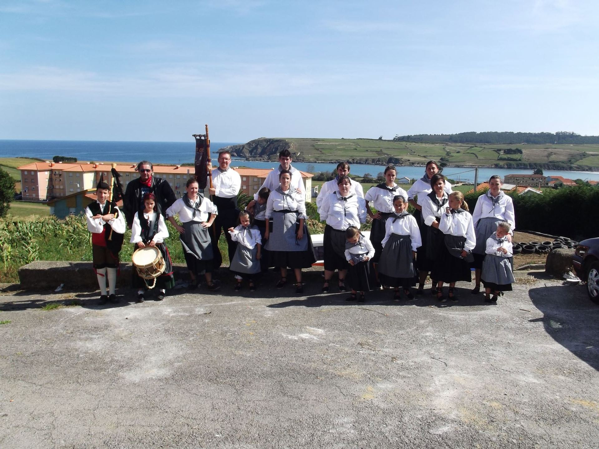 Muestra folklórica de Bañugues
